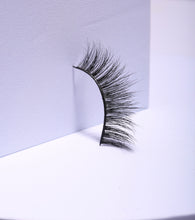 Load image into Gallery viewer, DAY GLAM STRIP LASHES
