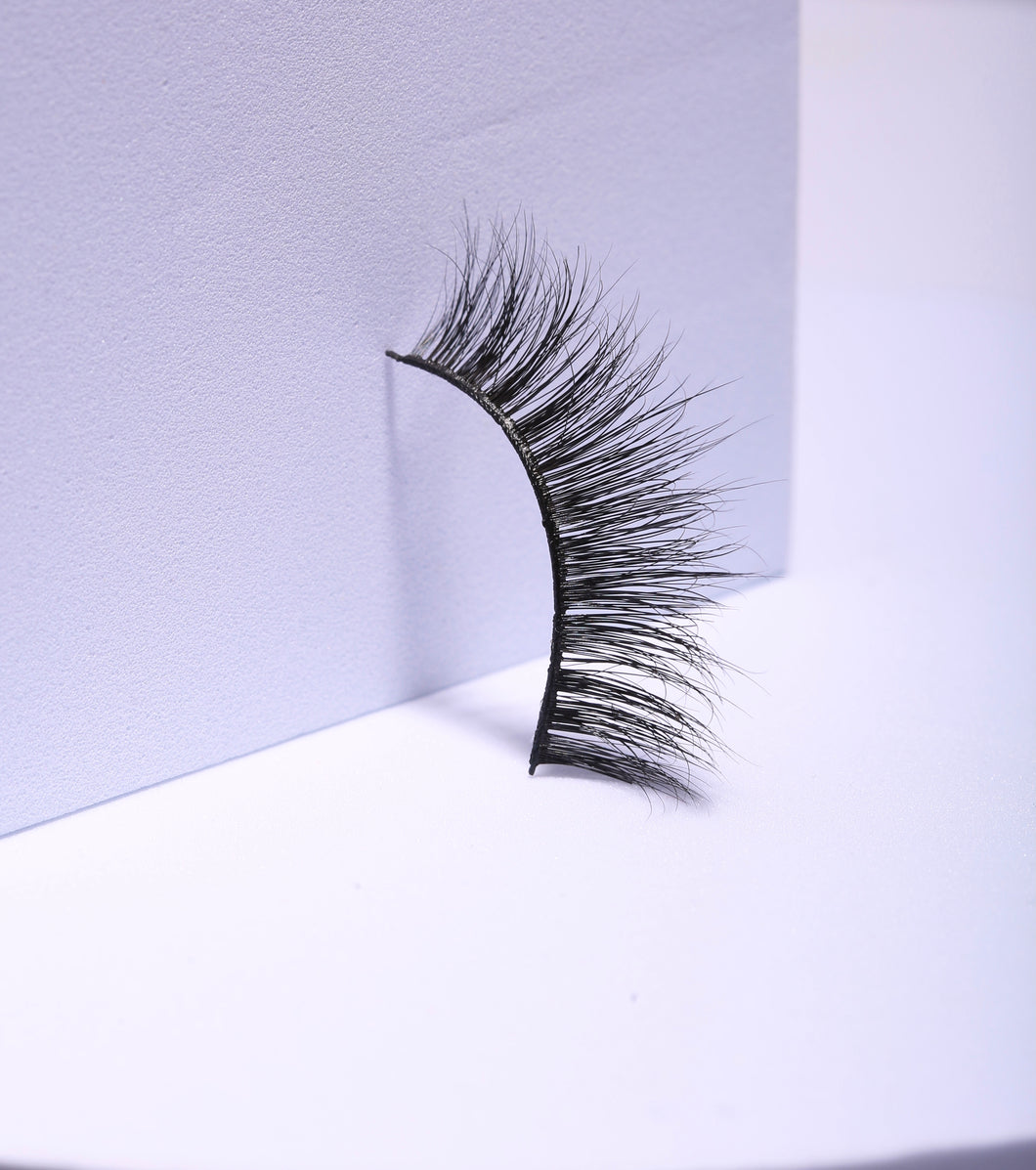 DAY GLAM STRIP LASHES