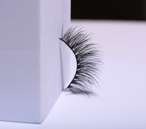 NIGHT GLAM STRIP LASHES